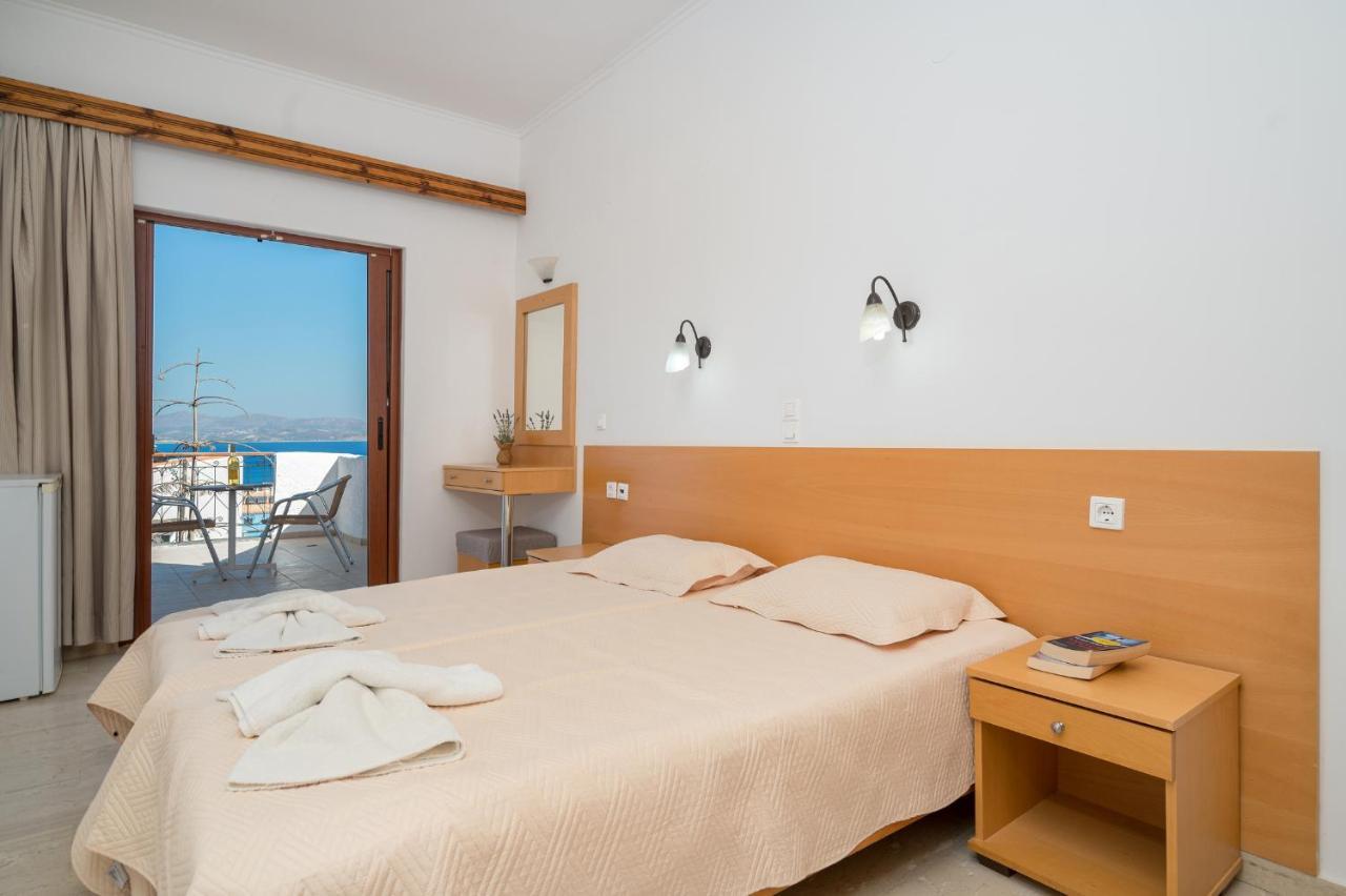 Adonis Hotel Agia Galini  Bagian luar foto