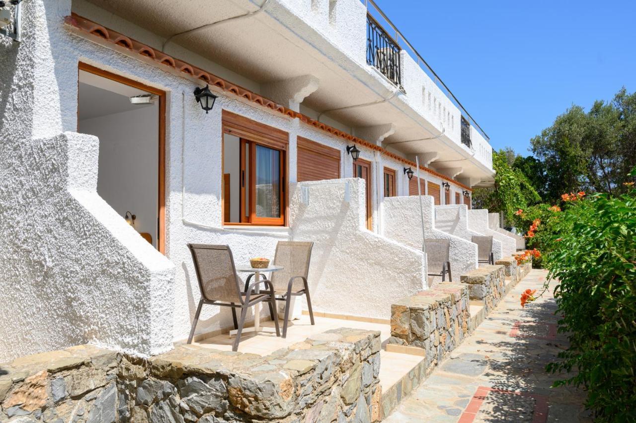 Adonis Hotel Agia Galini  Bagian luar foto