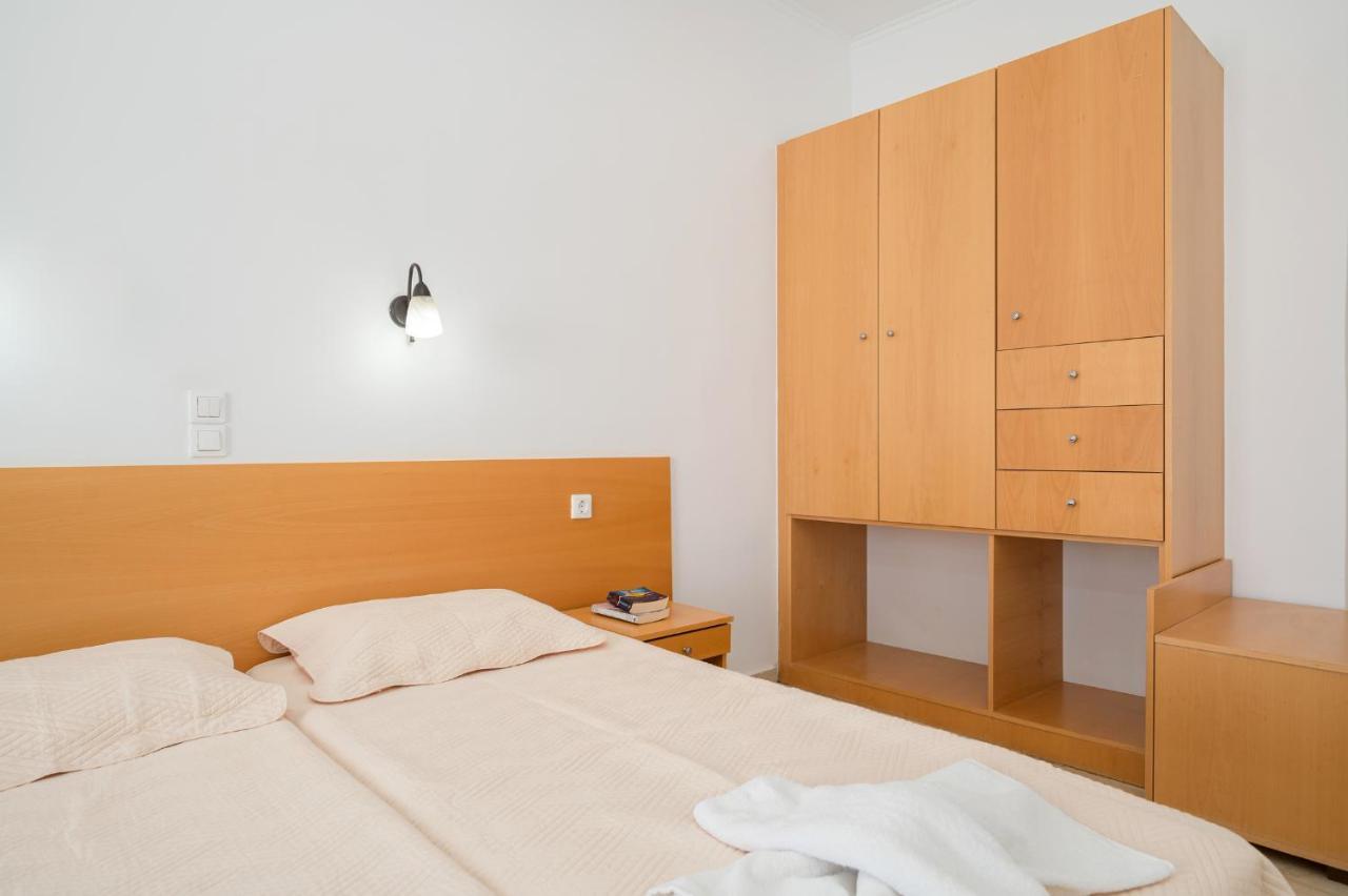 Adonis Hotel Agia Galini  Bagian luar foto