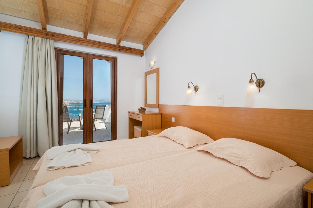 Adonis Hotel Agia Galini  Bagian luar foto
