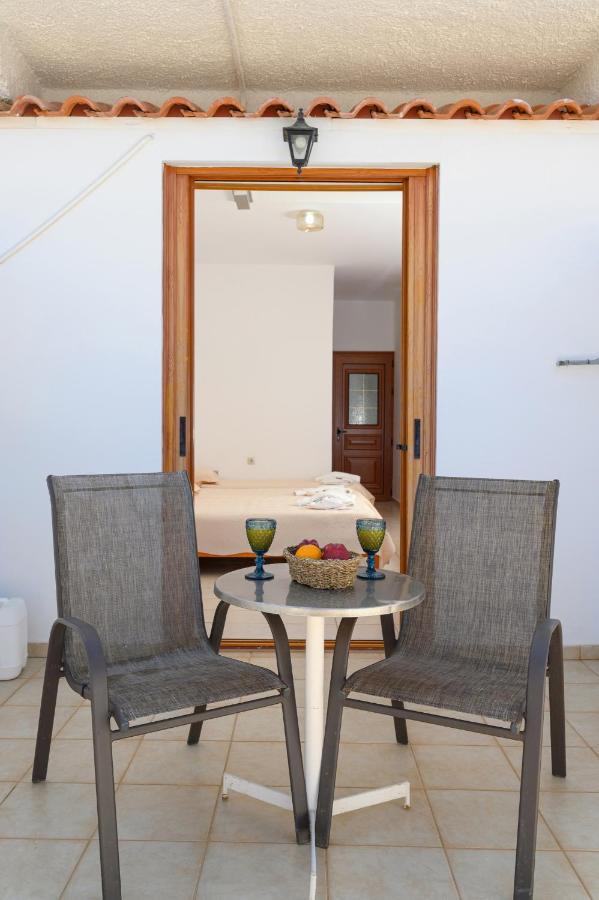 Adonis Hotel Agia Galini  Bagian luar foto