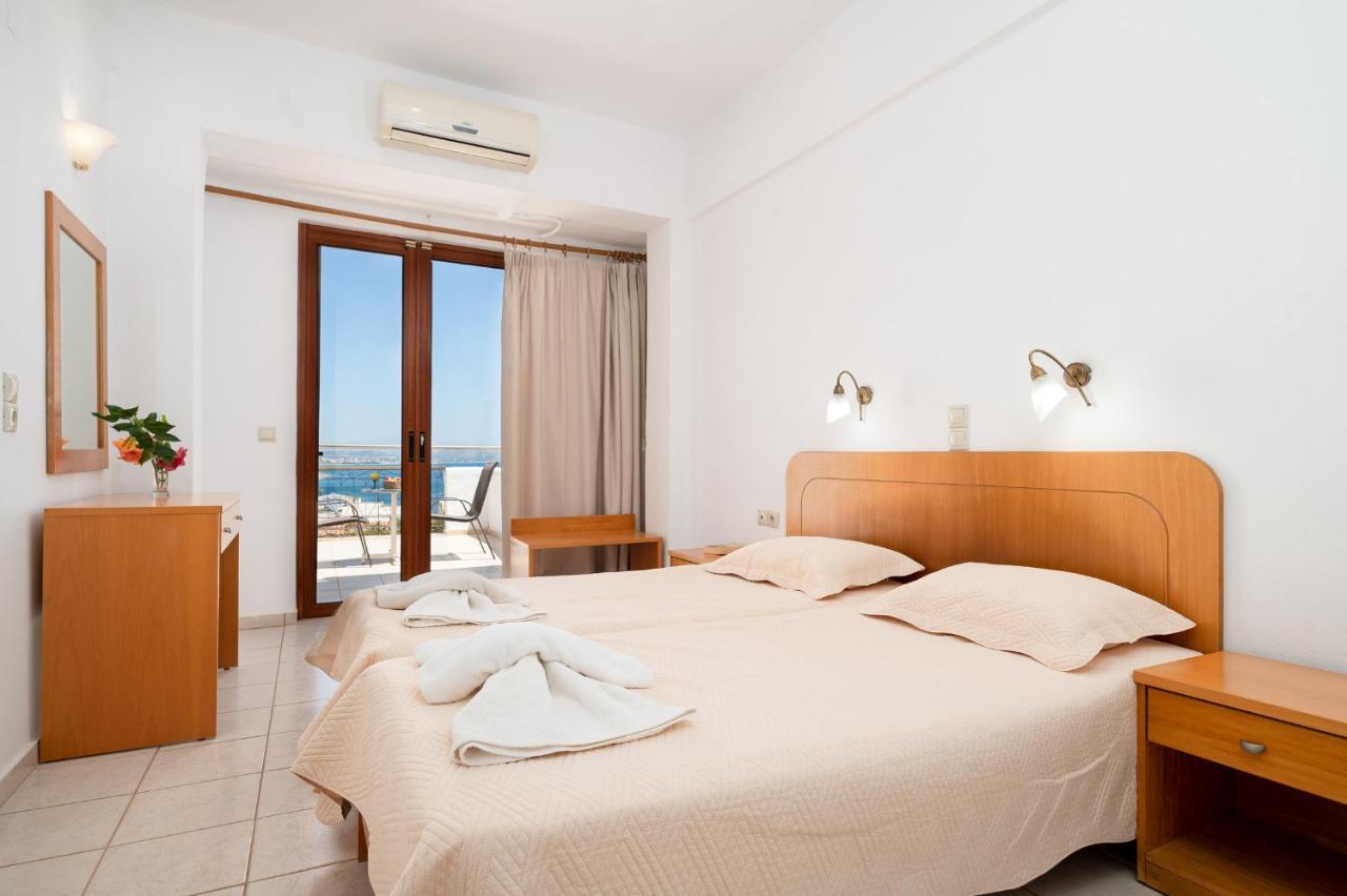 Adonis Hotel Agia Galini  Bagian luar foto