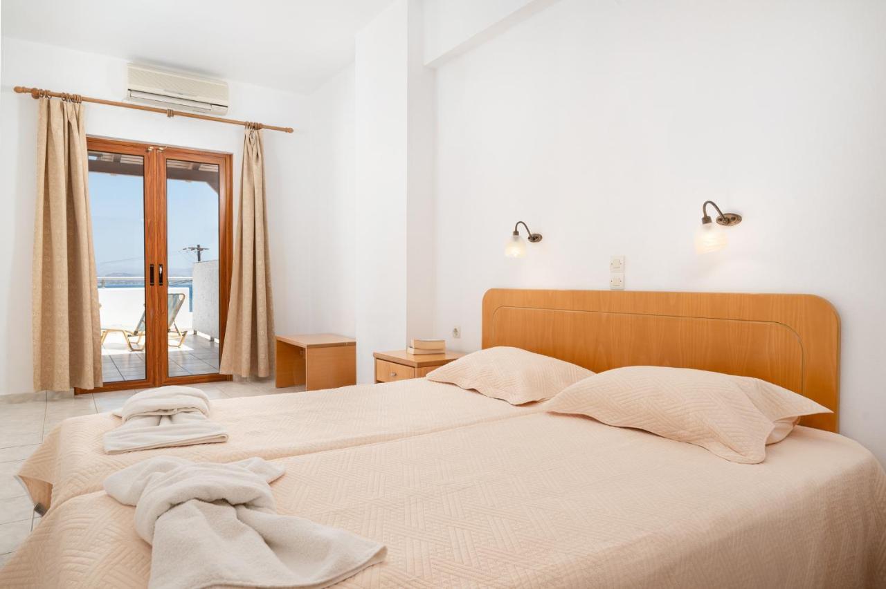 Adonis Hotel Agia Galini  Bagian luar foto