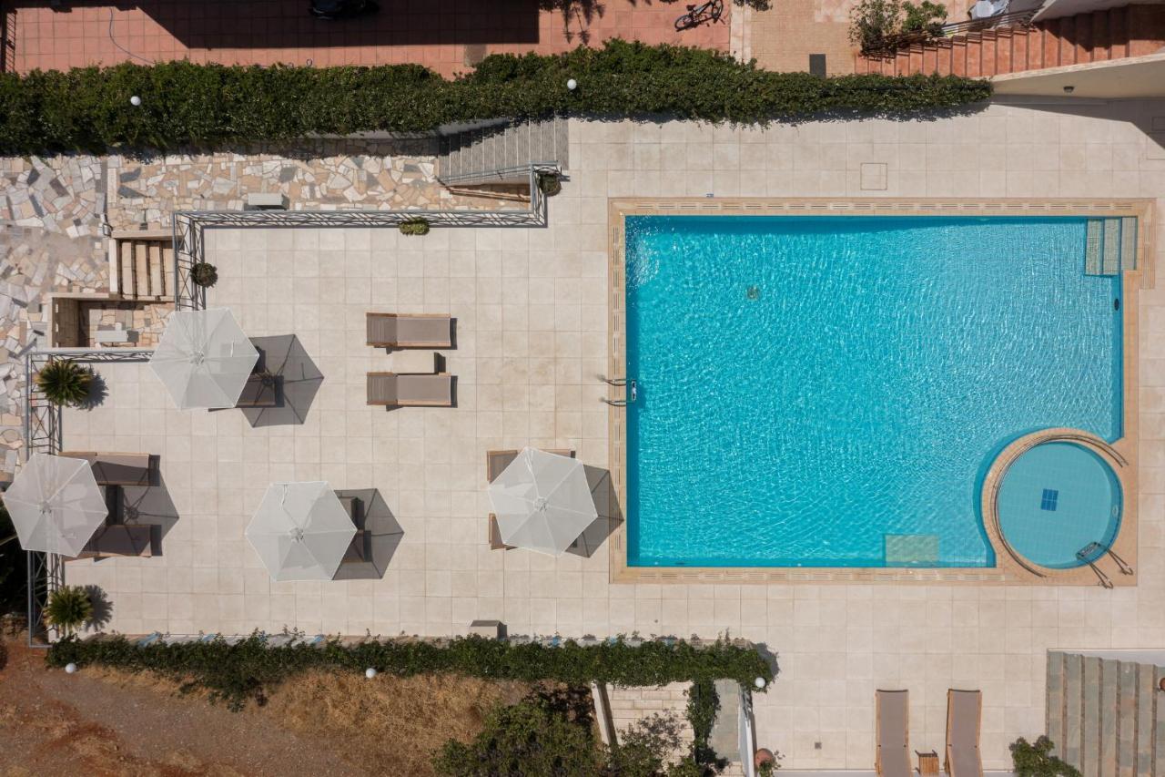 Adonis Hotel Agia Galini  Bagian luar foto