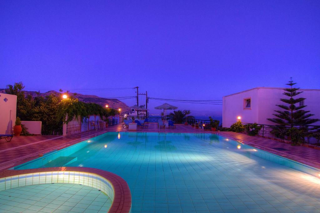 Adonis Hotel Agia Galini  Bagian luar foto