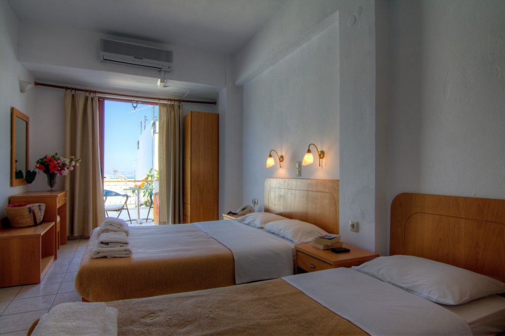 Adonis Hotel Agia Galini  Bagian luar foto
